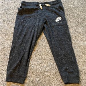 Nike capris